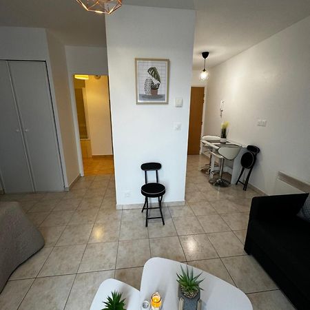 Apartamento Le Studio Du 72 Bussy-Saint-Georges Exterior foto
