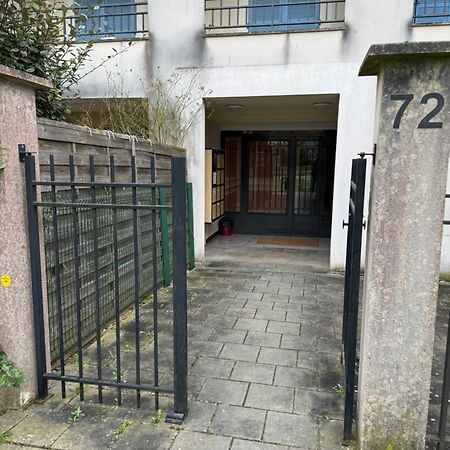 Apartamento Le Studio Du 72 Bussy-Saint-Georges Exterior foto